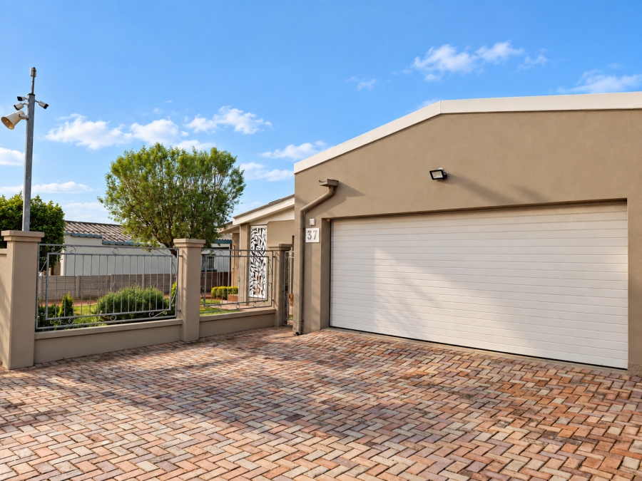 3 Bedroom Property for Sale in Manor Heights Eastern Cape